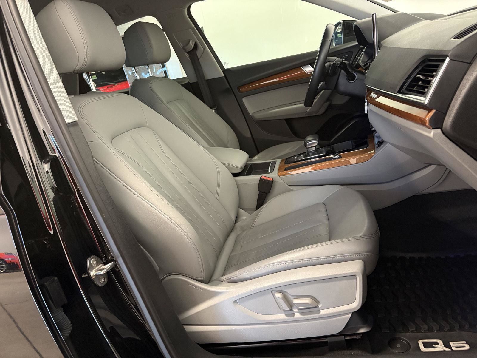 Used 2021 Audi Q5 2.0T Premium w/ Convenience Package AWD/4WD image 58