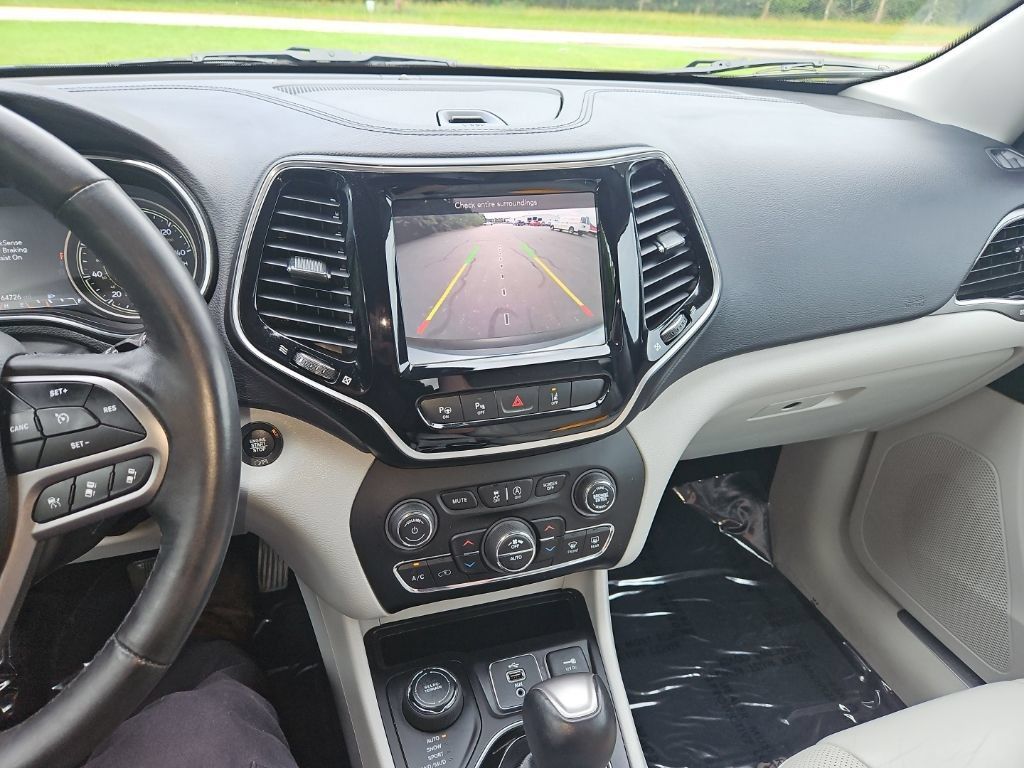 Used 2019 Jeep Cherokee Limited w/ Technology Group AWD/4WD image 18