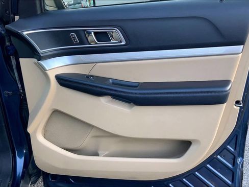 Used 2016 Ford Explorer XLT w/ Equipment Group 202A image 21