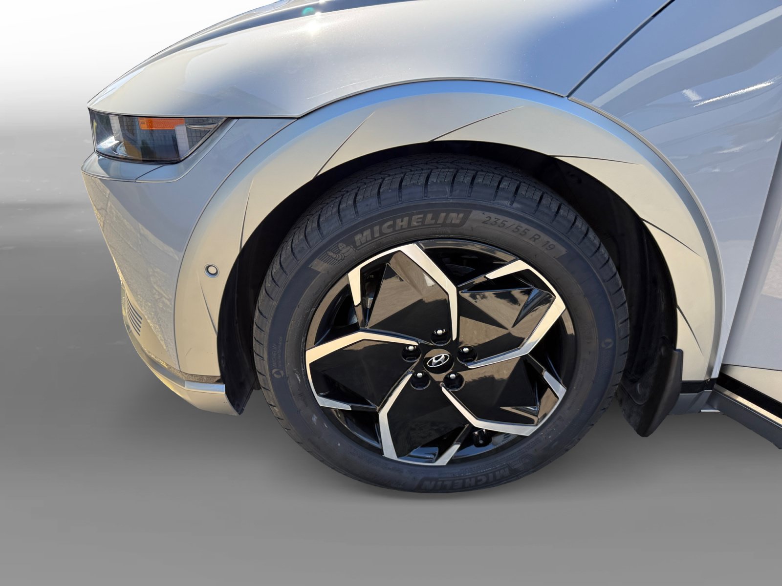 Certified 2024 Hyundai Ioniq 5 Limited RWD image 9