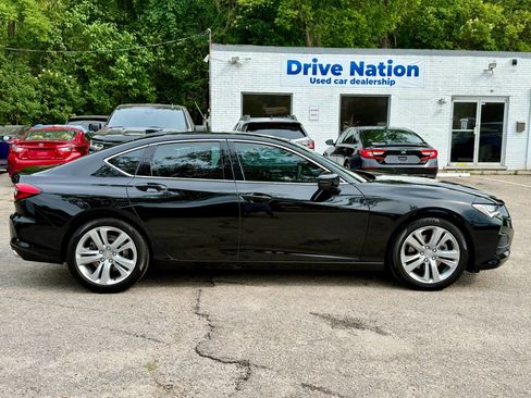 Used 2022 Acura TLX w/ Technology Package FWD image 4