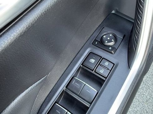 Used 2025 Toyota RAV4 XLE image 15