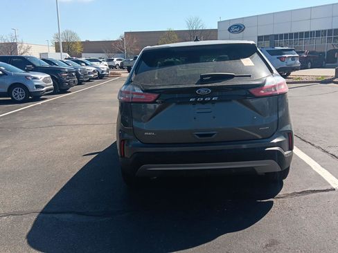 Used 2024 Ford Edge SEL w/ Convenience Package image 5