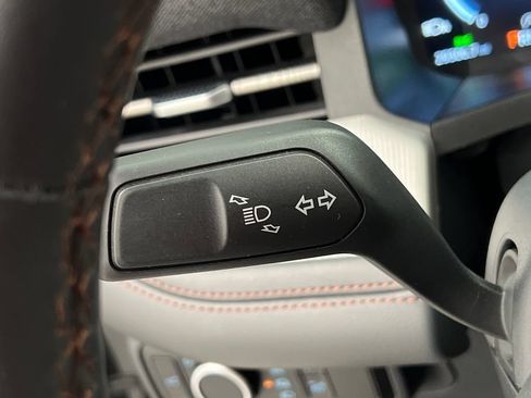 Used 2025 Ford Explorer Active RWD image 59