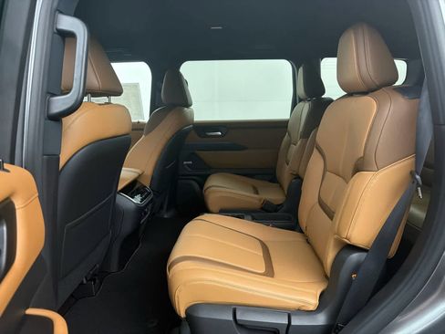 New 2026 Nissan Armada SL w/ Captain's Chari Seat Package image 15