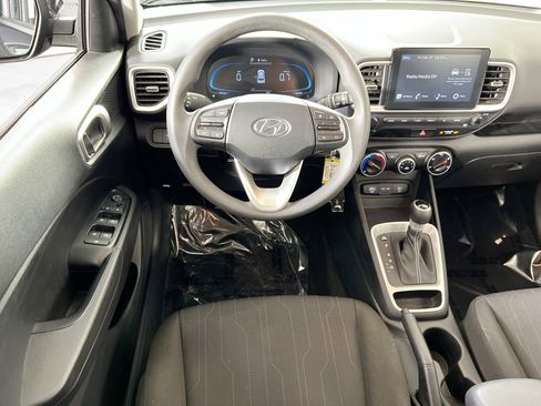 Used 2023 Hyundai Venue SE image 20