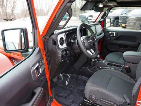 Certified 2025 Jeep Wrangler Unlimited Sahara AWD/4WD image 15