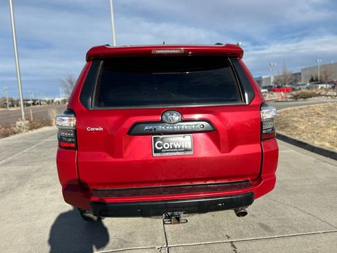 Used 2019 Toyota 4Runner TRD Off-Road Premium AWD/4WD image 8