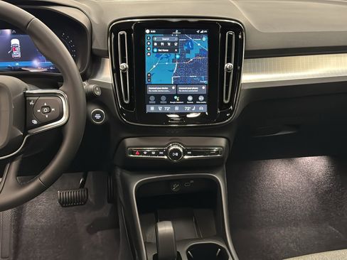 Used 2026 Volvo XC40 B5 Core w/ Climate Package AWD/4WD image 11