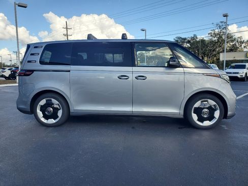 New 2025 Volkswagen ID. Buzz Pro S image 5