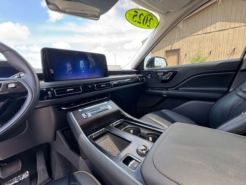 Used 2025 Lincoln Aviator Reserve w/ Jet Appearance Package AWD/4WD image 19