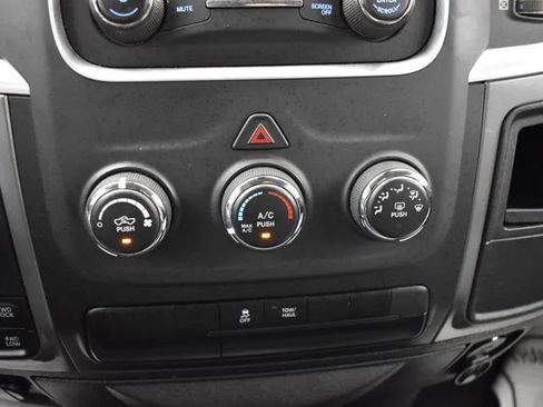 Used 2024 RAM 1500 Classic SLT AWD/4WD image 31