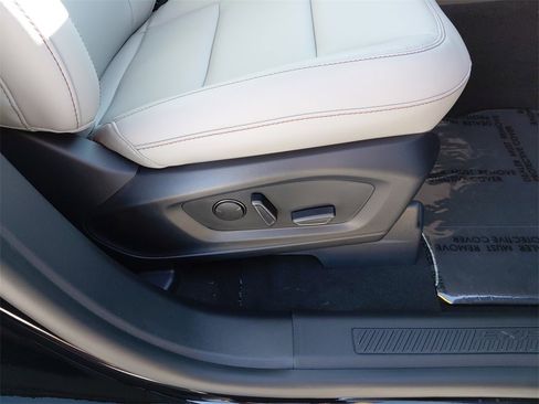 New 2026 Ford Explorer Active w/ Active Comfort Package image 17