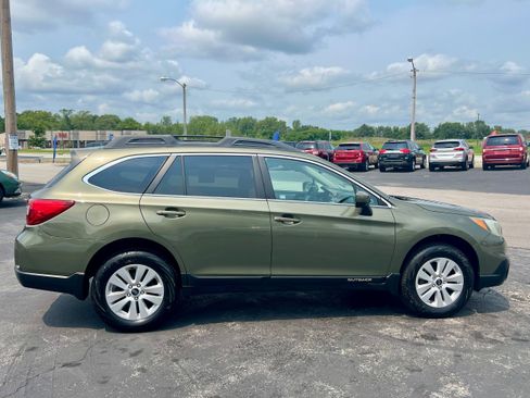 Used 2016 Subaru Outback 2.5i Premium w/ Popular Package #1 AWD/4WD image 4