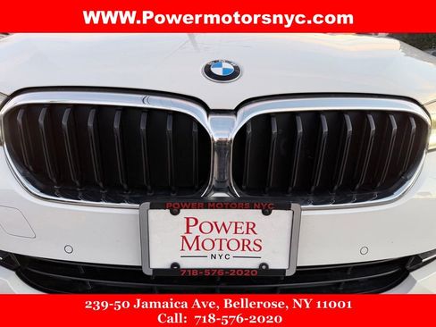 Used 2022 BMW 530i xDrive w/ Convenience Package image 10