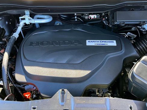 Used 2016 Honda Pilot Touring image 32