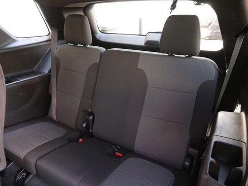 Used 2023 Chevrolet Traverse LT AWD/4WD image 11
