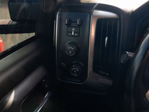 Used 2018 Chevrolet Silverado 2500 LT w/ LT Fleet Convenience Package image 12