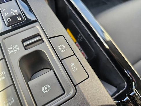 New 2026 Toyota Prius Plug-In Hybrid image 5