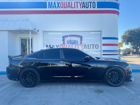 Used 2015 Dodge Charger R/T image 23