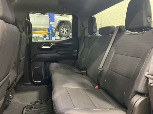 Used 2023 Chevrolet Silverado 1500 LT image 13