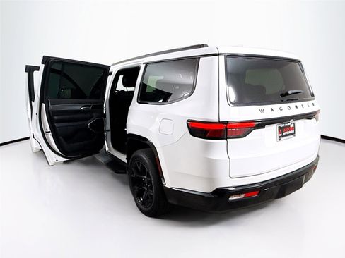 Used 2023 Jeep Wagoneer Series II image 18