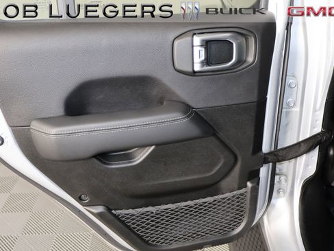 Used 2022 Jeep Wrangler Unlimited Sahara w/ LED Lighting Group image 11