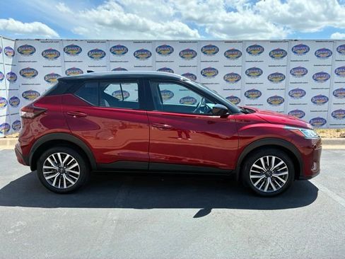 Certified 2023 Nissan Kicks SV FWD image 1