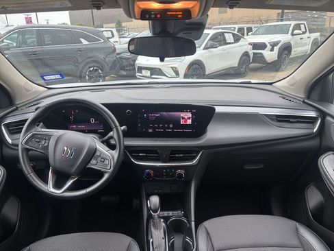 Used 2025 Buick Encore GX Preferred FWD image 32