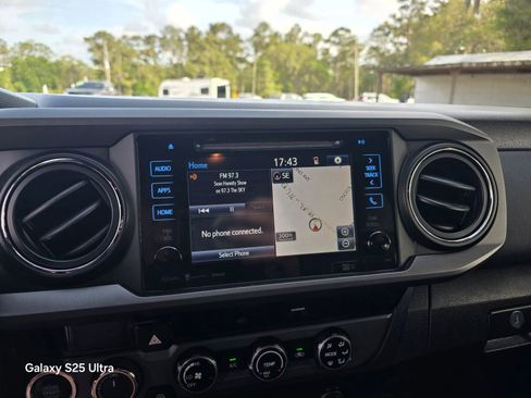 Used 2017 Toyota Tacoma TRD Off-Road w/ Tow Package (A/T) AWD/4WD image 41
