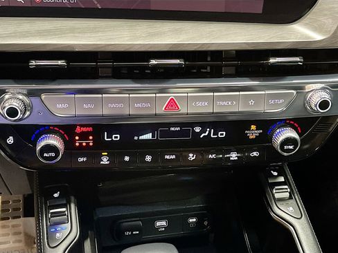 Used 2025 Kia Telluride SX Prestige X-Line image 16