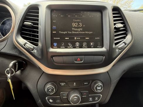 Used 2014 Jeep Cherokee Latitude image 22