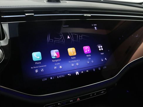 Used 2025 Mercedes-Benz E 350 4MATIC Sedan image 6