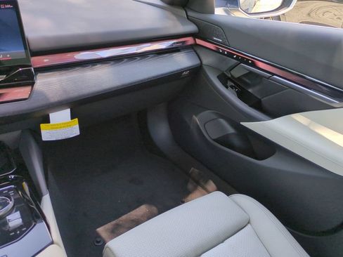 New 2027 BMW 530i RWD image 17