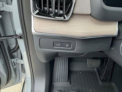 New 2026 Volvo XC90 T8 Ultra w/ Lounge Package AWD/4WD image 18