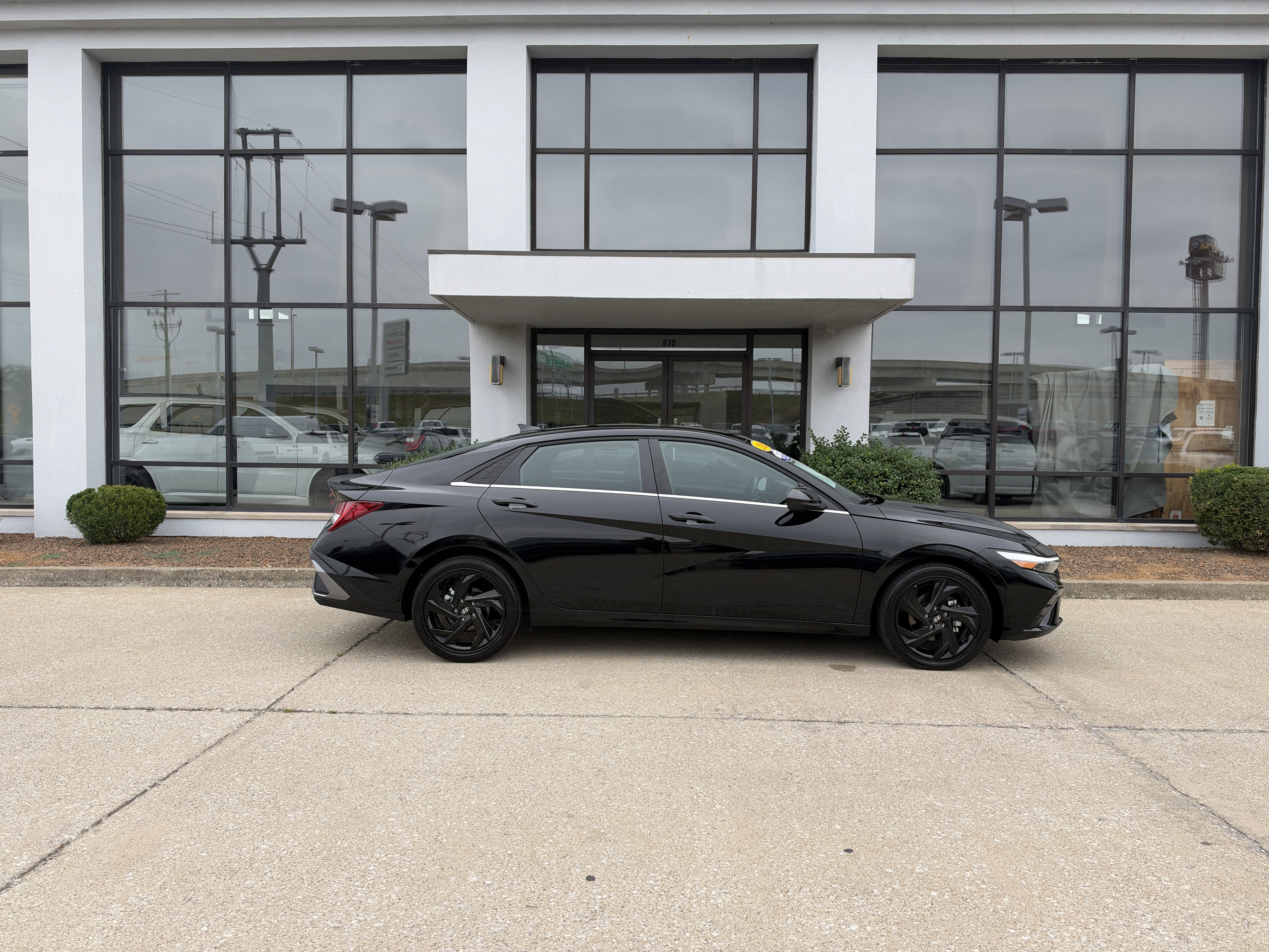 Certified 2026 Hyundai Elantra SEL Sport FWD image 3