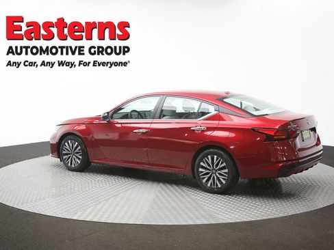 Used 2025 Nissan Altima 2.5 SV FWD image 62