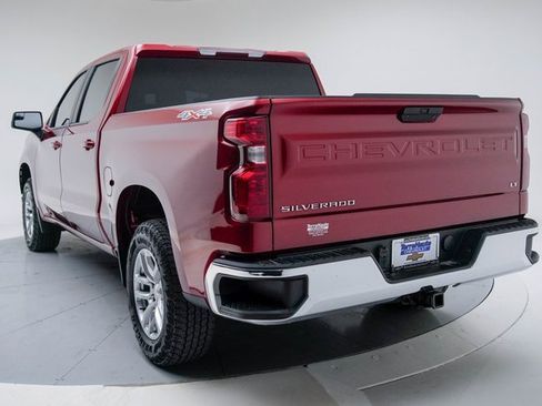 Used 2021 Chevrolet Silverado 1500 LT image 3