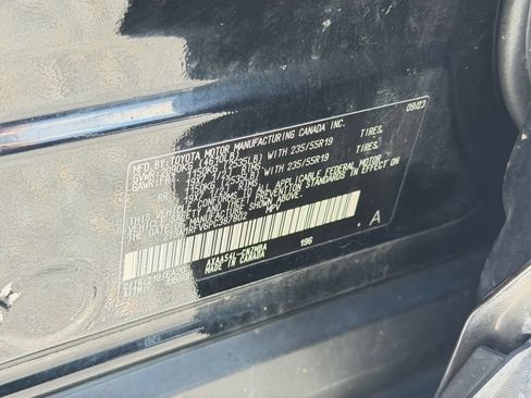 Used 2023 Toyota RAV4 XLE Premium AWD/4WD image 30
