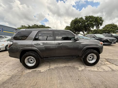 Used 2016 Toyota 4Runner SR5 Premium RWD image 8