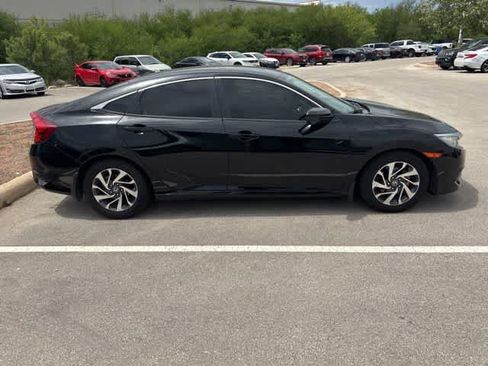 Used 2018 Honda Civic EX image 6
