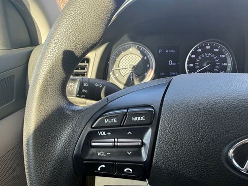 Used 2020 Hyundai Elantra SE w/ Cargo Package (C1) image 18