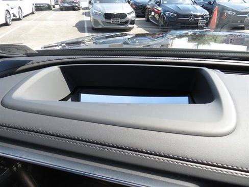 Used 2024 Mercedes-Benz GLC 300 4MATIC image 14