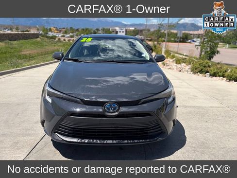 Used 2025 Toyota Corolla LE FWD image 2