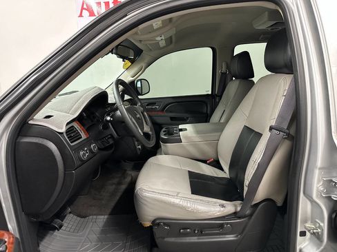 Used 2011 GMC Yukon SLE image 9