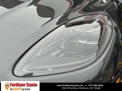 Used 2023 Porsche Macan Turbo image 7