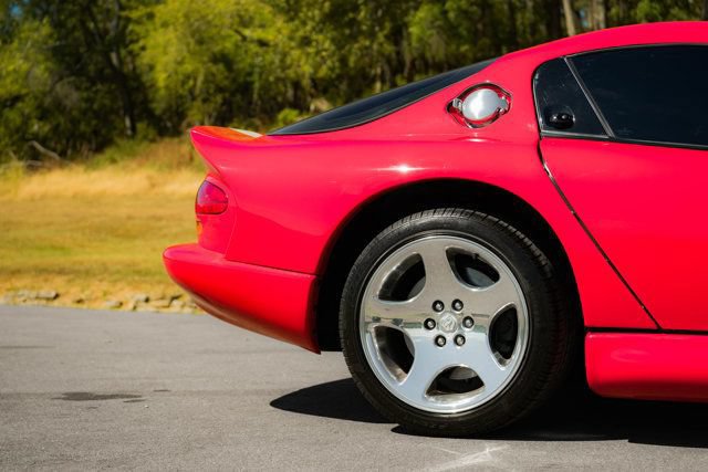 Used 2002 Dodge Viper GTS RWD image 14