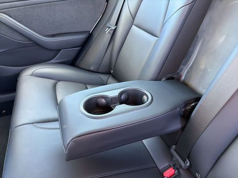 Used 2023 Tesla Model 3 Standard Range image 33