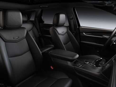 New 2026 Cadillac XT5 Sportv w/ LPO, Floor Liner Package AWD/4WD image 28