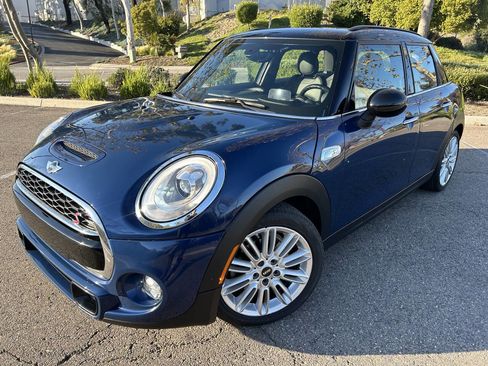 Used 2016 MINI Cooper S image 1